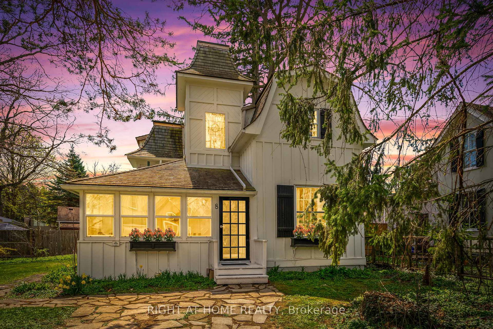 8-luther-avenue-niagara-on-the-lake-ontario-x12247725