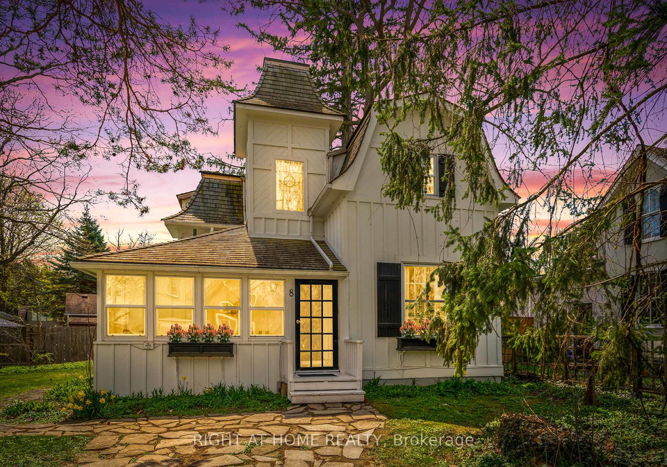 8-luther-avenue-niagara-on-the-lake-ontario-x12247725