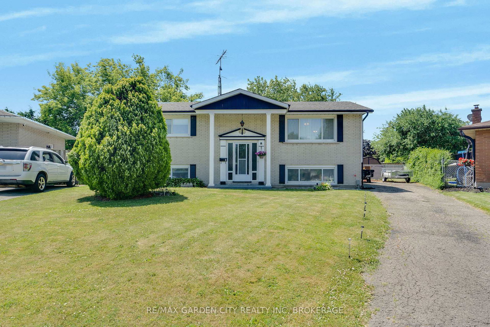 8-chapman-court-st-catharines-ontario-x12247794