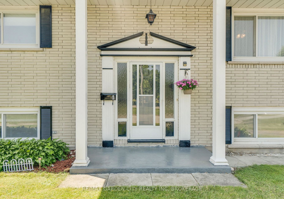8-chapman-court-st-catharines-ontario-x12247794