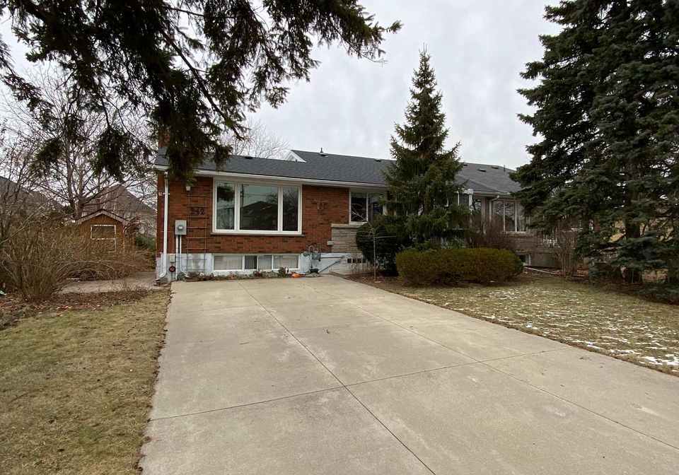 242-highland-road-w-hamilton-ontario-x12247837