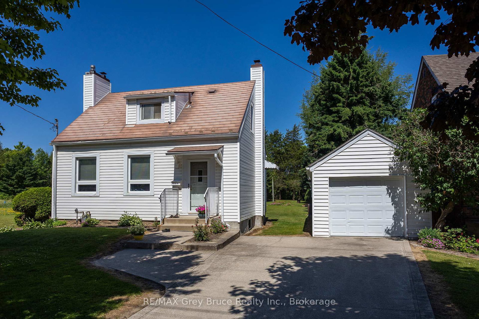 960-10th-street-west-georgian-bluffs-ontario-x12247884