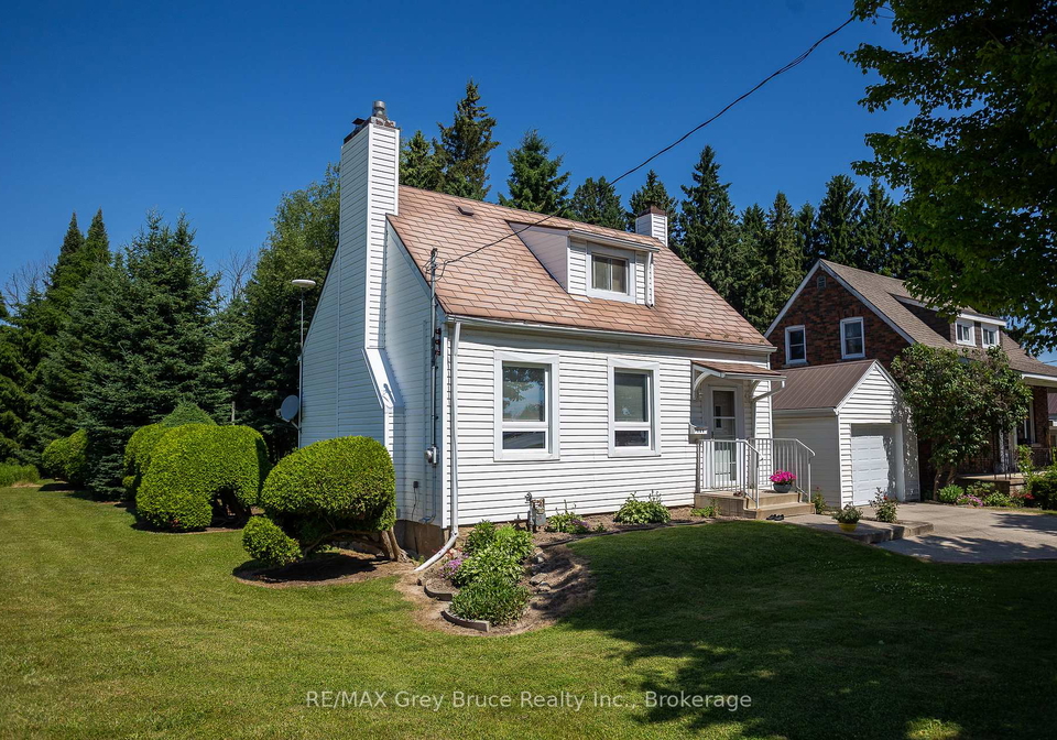 960-10th-street-west-georgian-bluffs-ontario-x12247884