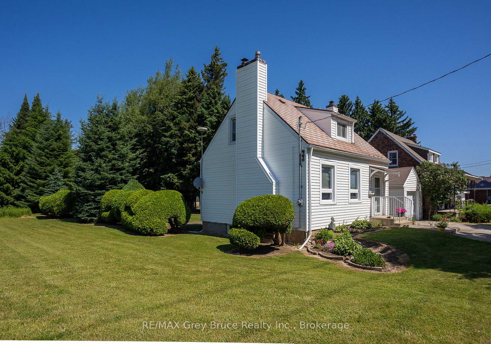 960-10th-street-west-georgian-bluffs-ontario-x12247884