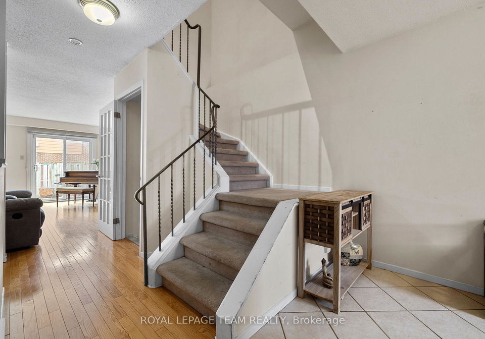 2245-orient-park-drive-ottawa-ontario-x12247909