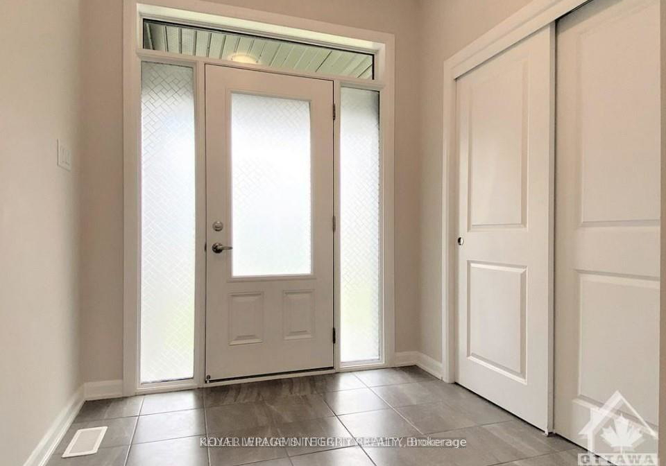 18-eramosa-crescent-kanata-ontario-x12247916