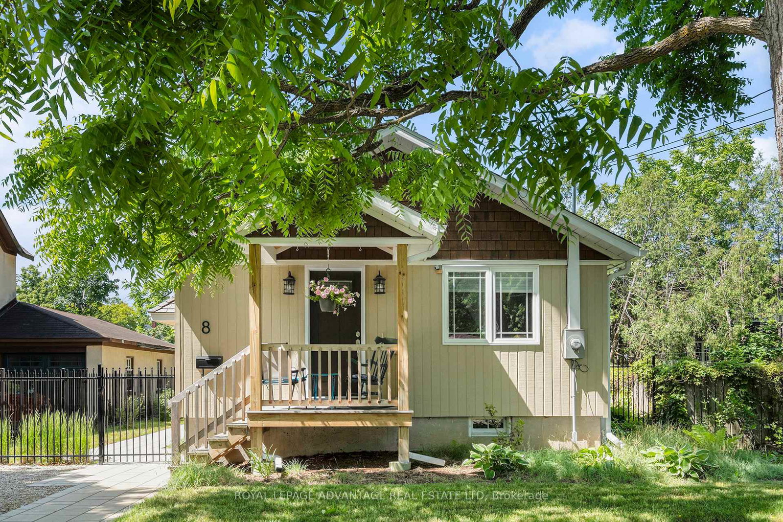 8-stewart-street-perth-ontario-x12248064