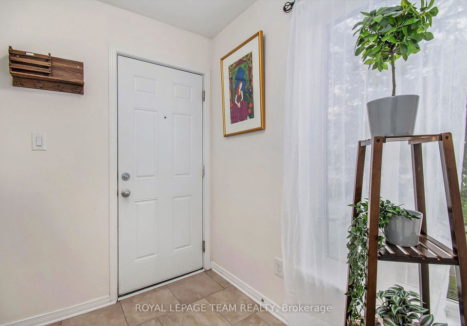 164-urbancrest-private-ottawa-ontario-x12248148