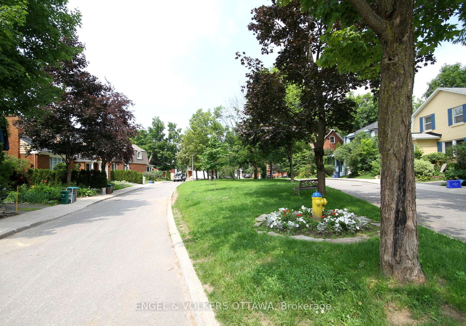6-rock-avenue-ottawa-ontario-x12249055
