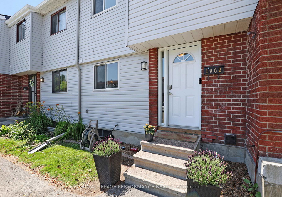 1962-kelden-crescent-ottawa-ontario-x12249091