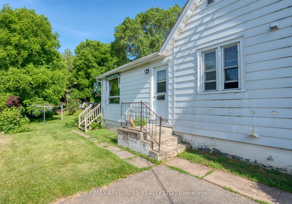 42-main-street-w-westport-ontario-x12249454