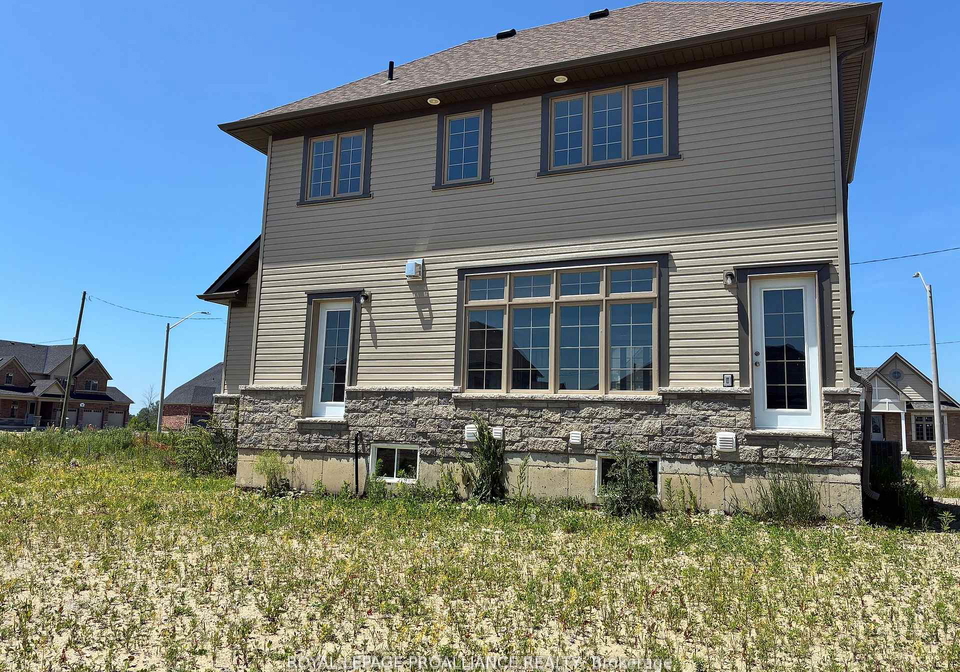 4-larissa-park-drive-quinte-west-ontario-x12249854