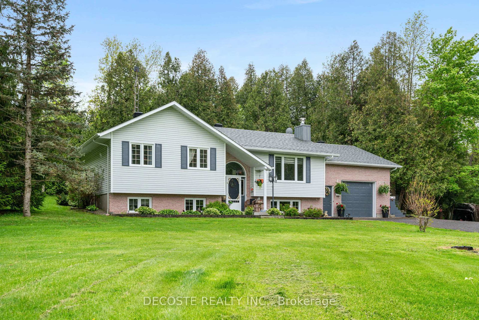 19920-county-25-road-south-glengarry-ontario-x12249973