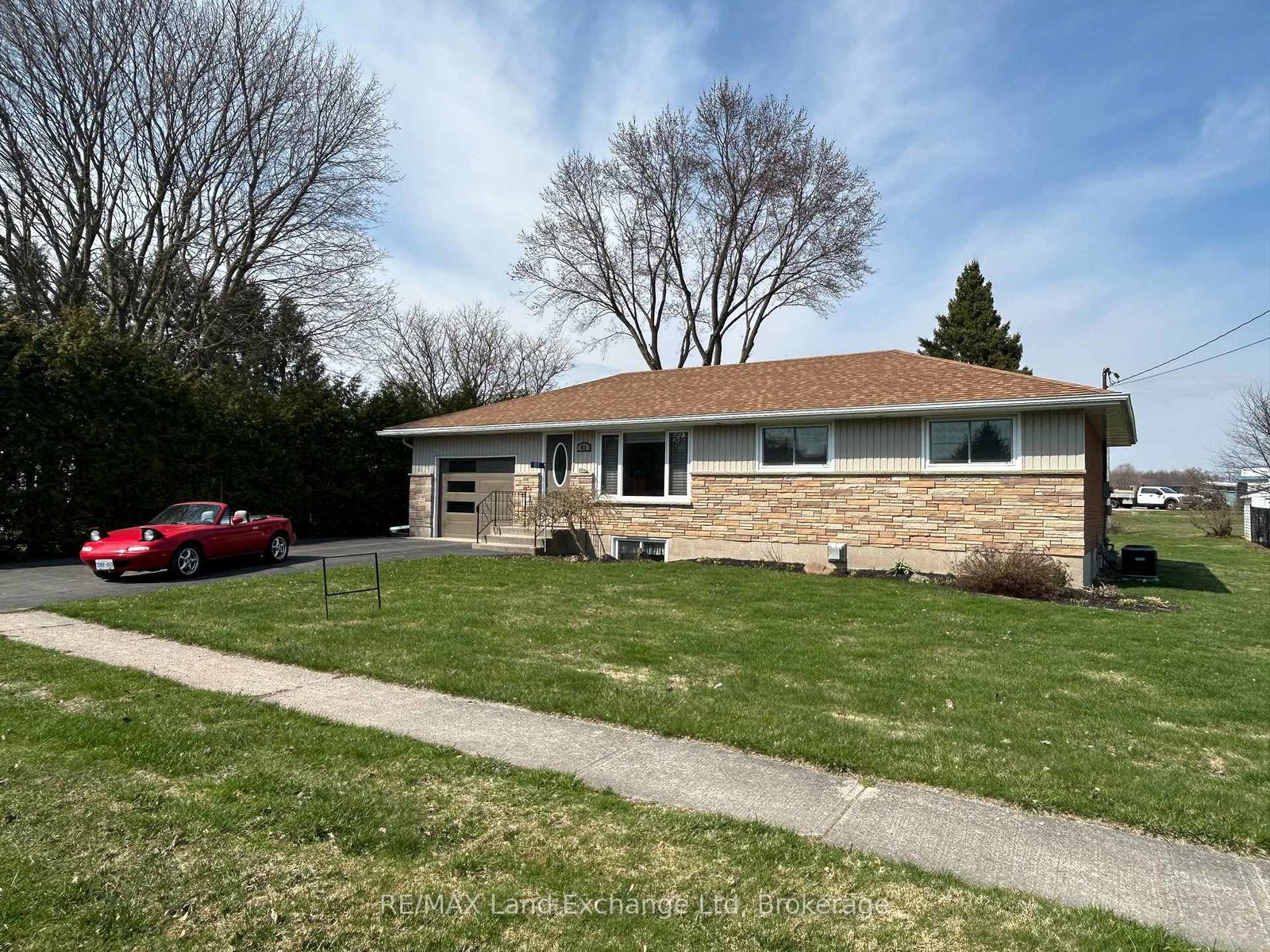 81-queen-street-morris-turnberry-ontario-x12250098