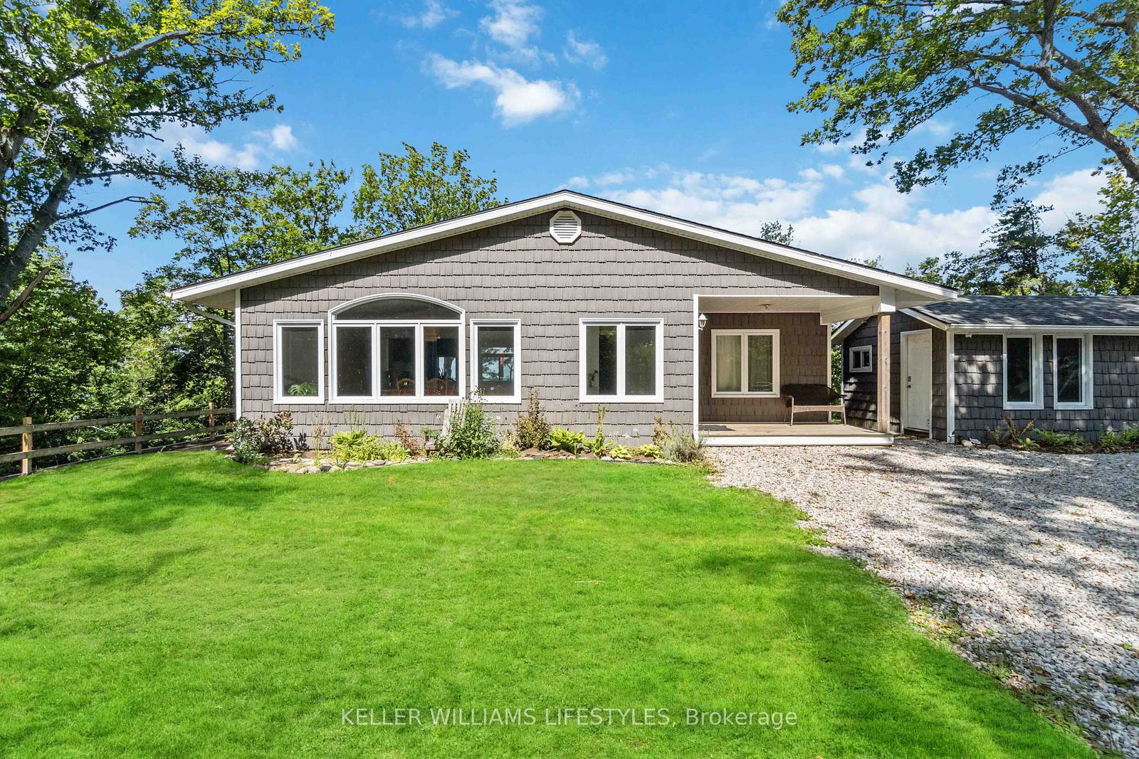 4606-lakeside-street-plympton-wyoming-ontario-x12250277