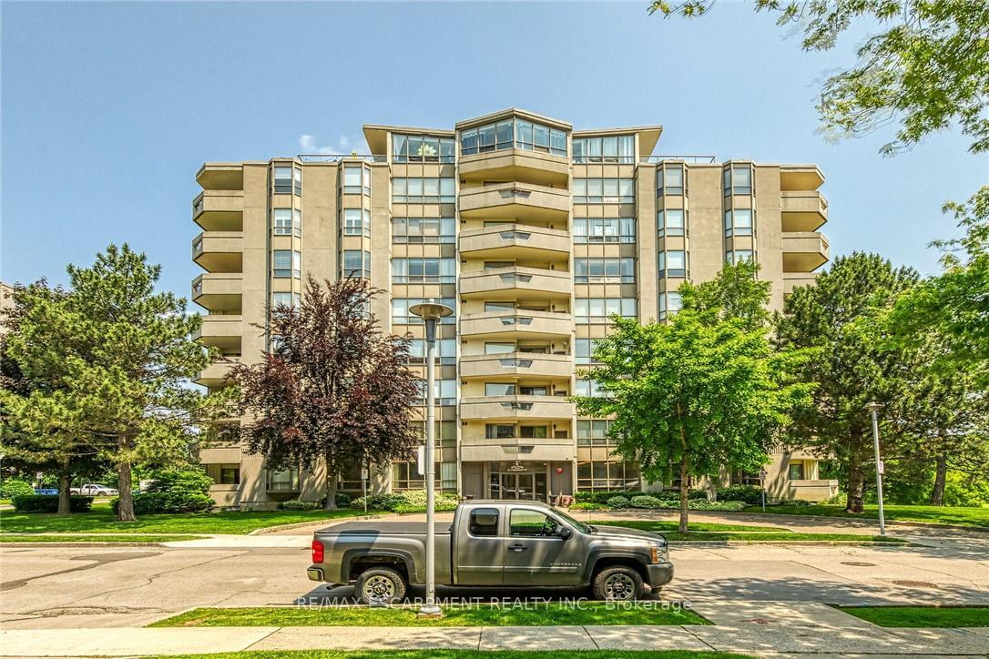8-village-green-hamilton-ontario-x12250374