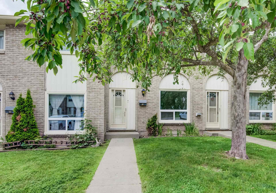 165-green-valley-drive-kitchener-ontario-x12250696