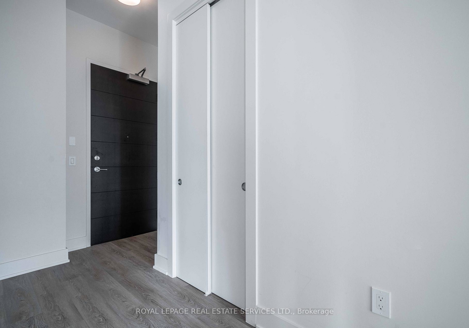 1410-room-only-212-king-william-street-e-hamilton-ontario-x12251120