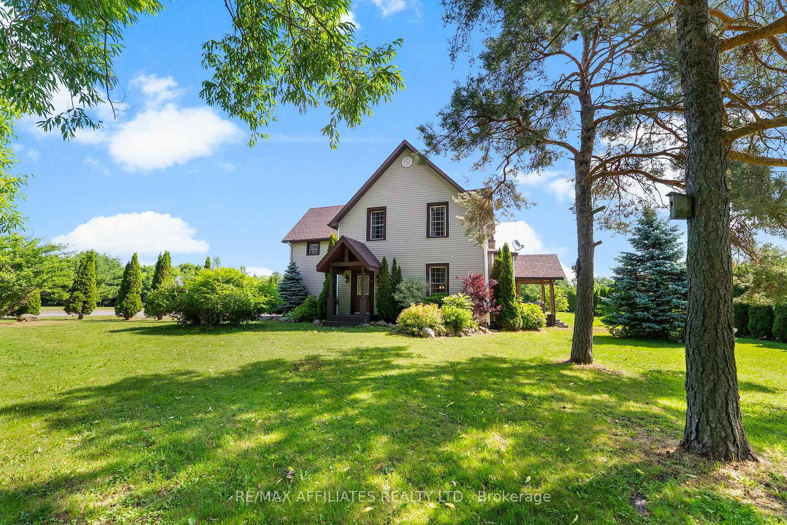 2543-county-12-road-north-stormont-ontario-x12251196