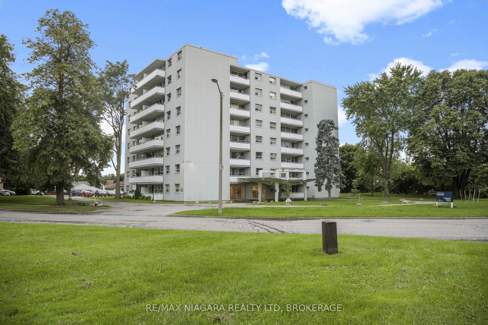 6320-valley-way-niagara-falls-ontario-x12251256