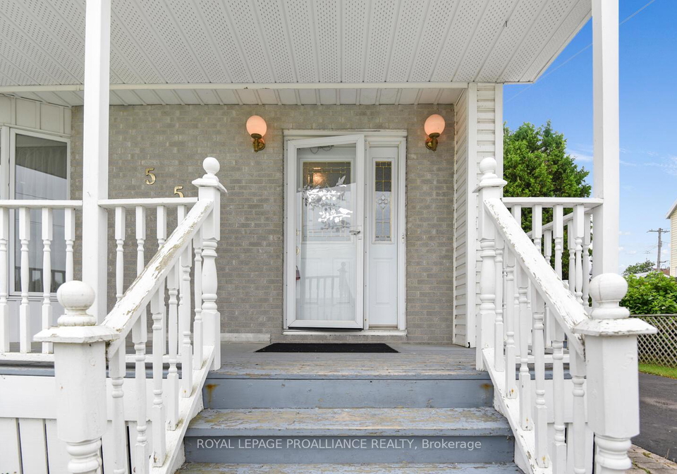 556-middle-street-edwardsburghcardinal-ontario-x12251388