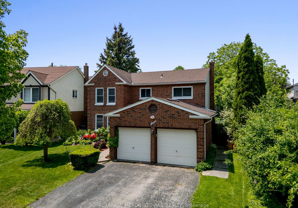 7-deerwood-crescent-kitchener-ontario-x12251583