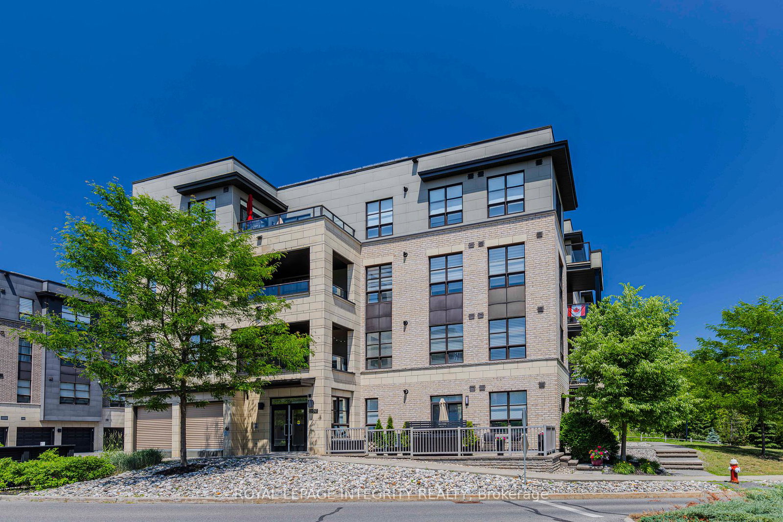 200-titanium-private-ottawa-ontario-x12251739