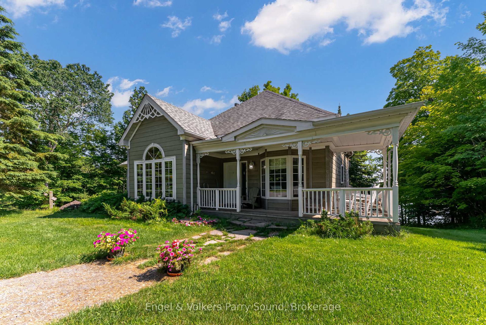 37-lizzies-lane-mckellar-ontario-x12252072