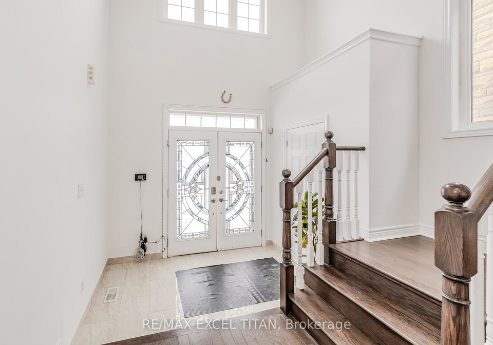 upper-498-thomas-slee-drive-kitchener-ontario-x12252232