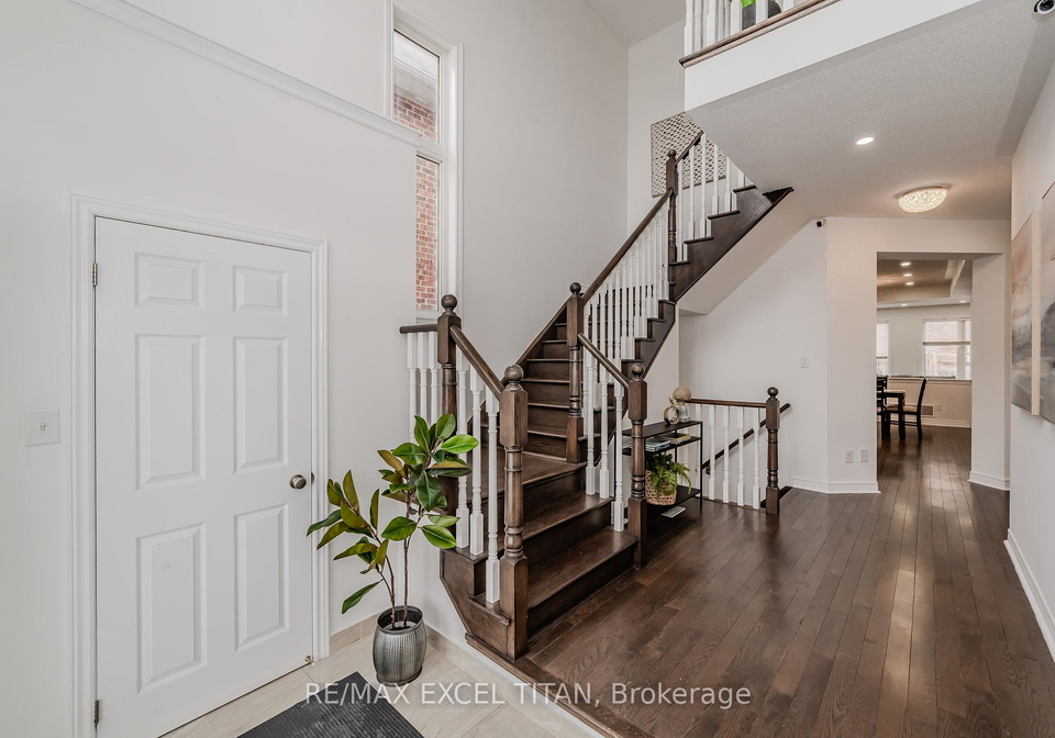 upper-498-thomas-slee-drive-kitchener-ontario-x12252232