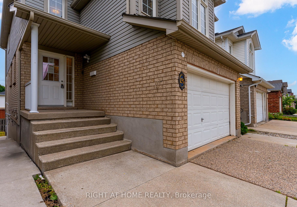 131-peach-blossom-crescent-kitchener-ontario-x12252395