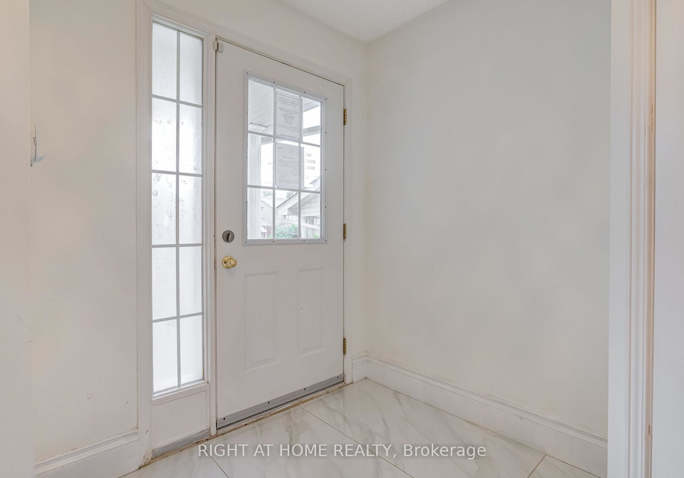 131-peach-blossom-crescent-kitchener-ontario-x12252395