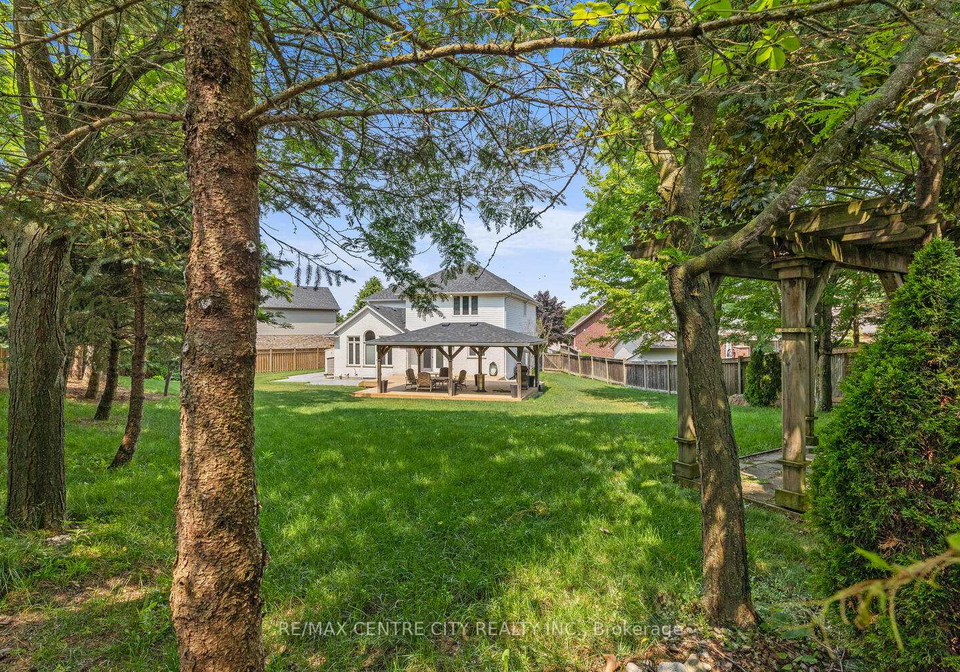 2021-mccracken-court-london-north-ontario-x12252624