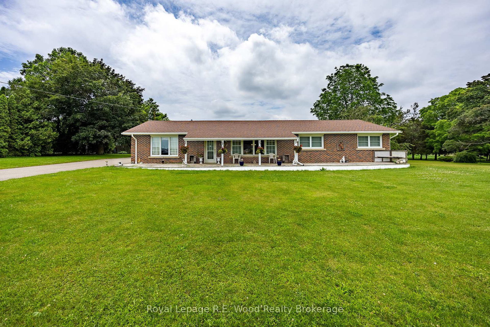 332483-plank-line-south-west-oxford-ontario-x12252772