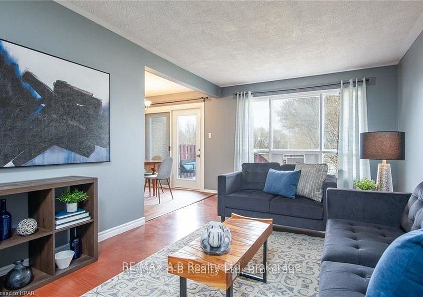 26-dickens-place-n-stratford-ontario-x12252832