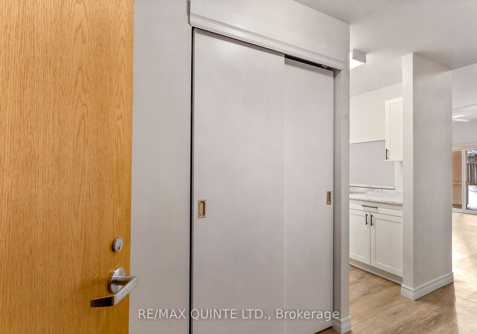 20-fourth-avenue-quinte-west-ontario-x12252961