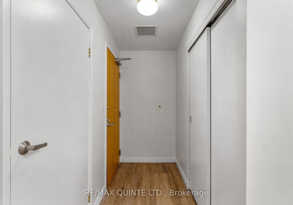 20-fourth-avenue-quinte-west-ontario-x12252961