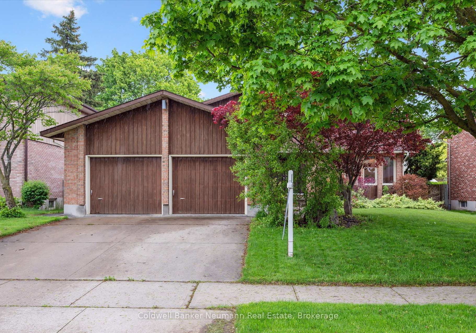 15-hands-drive-guelph-ontario-x12253014