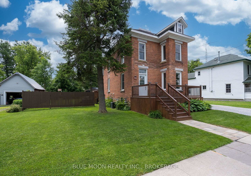 82-harvey-street-perth-ontario-x12253196