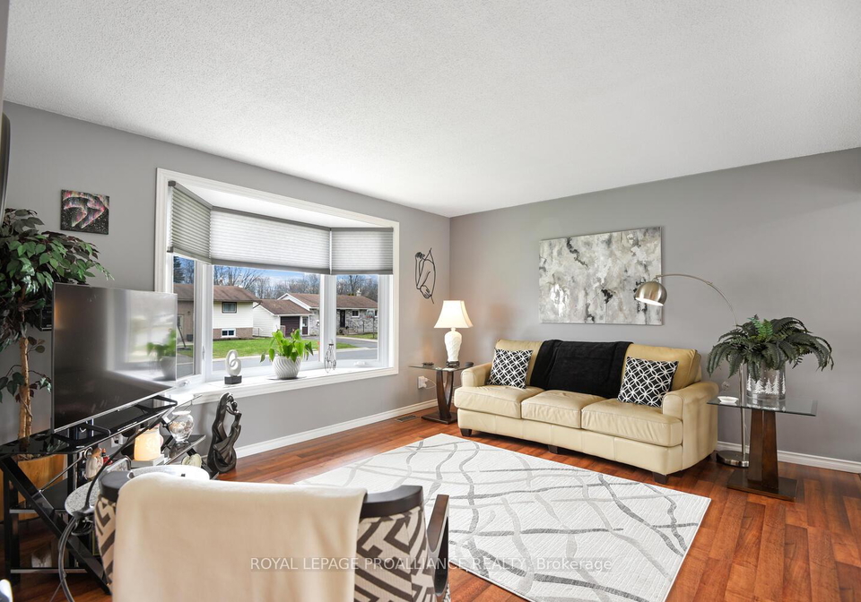 1343-borden-crescent-brockville-ontario-x12253862