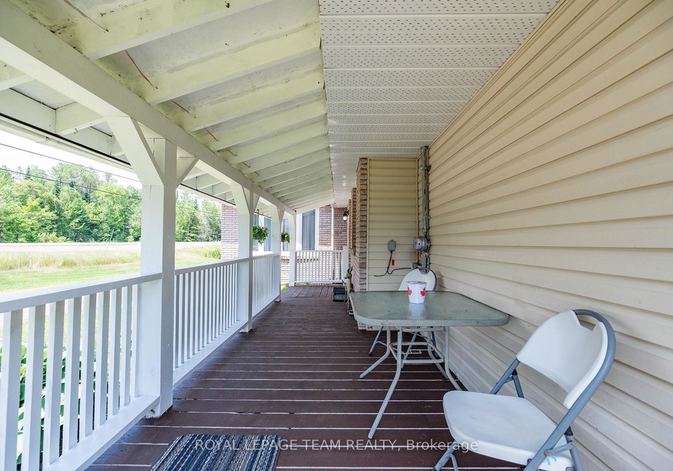 31584-17-highway-laurentian-hills-ontario-x12255319