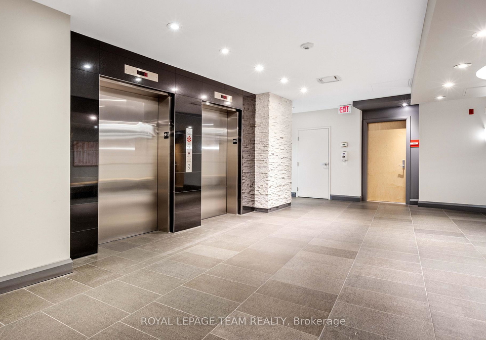 200-lett-street-ottawa-ontario-x12255328