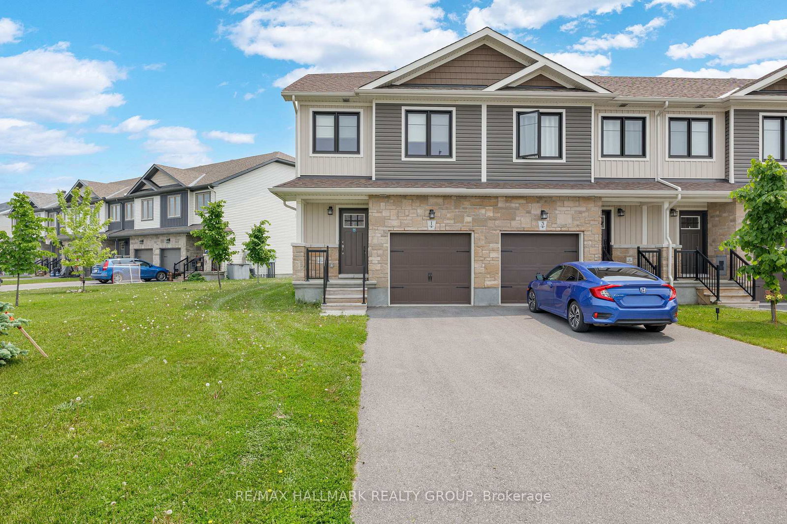 1-staples-boulevard-smiths-falls-ontario-x12255705