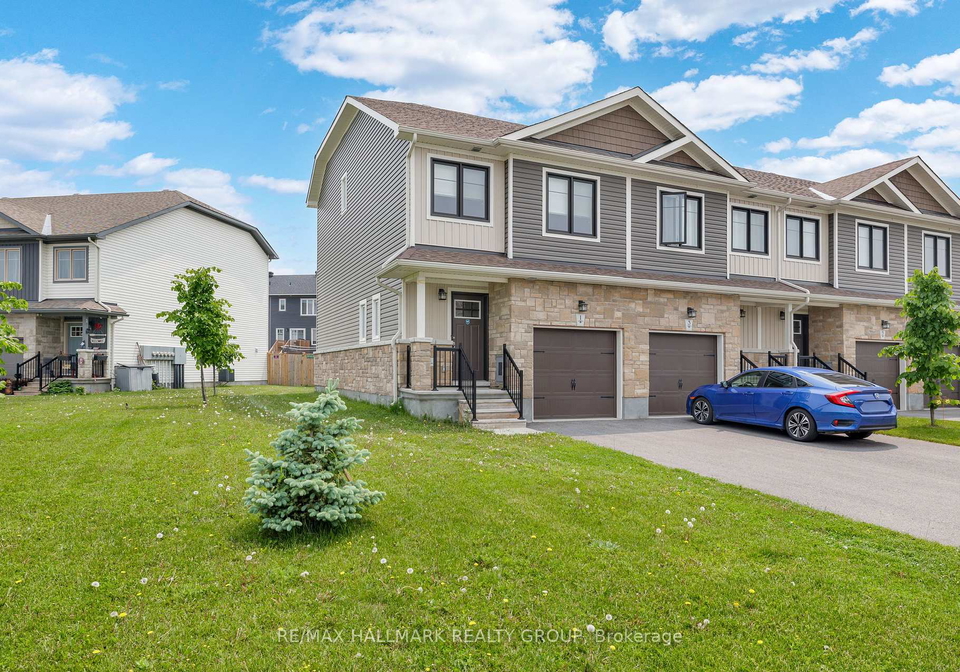 1-staples-boulevard-smiths-falls-ontario-x12255705