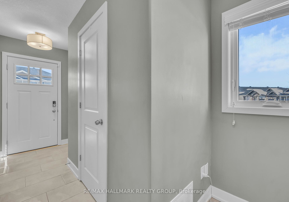 1-staples-boulevard-smiths-falls-ontario-x12255705