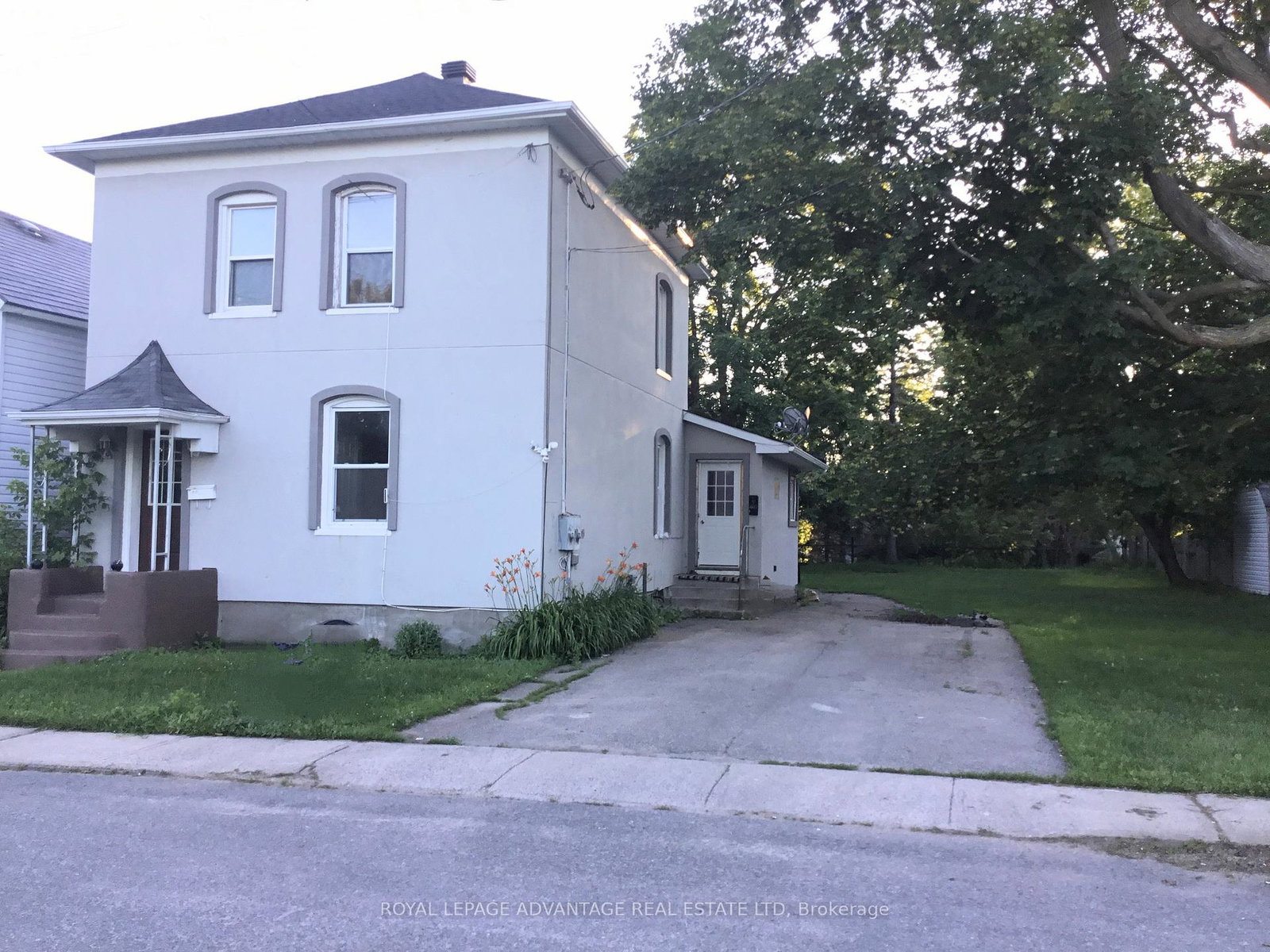 48-montague-street-smiths-falls-ontario-x12255858