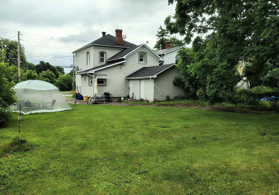 48-montague-street-smiths-falls-ontario-x12255858