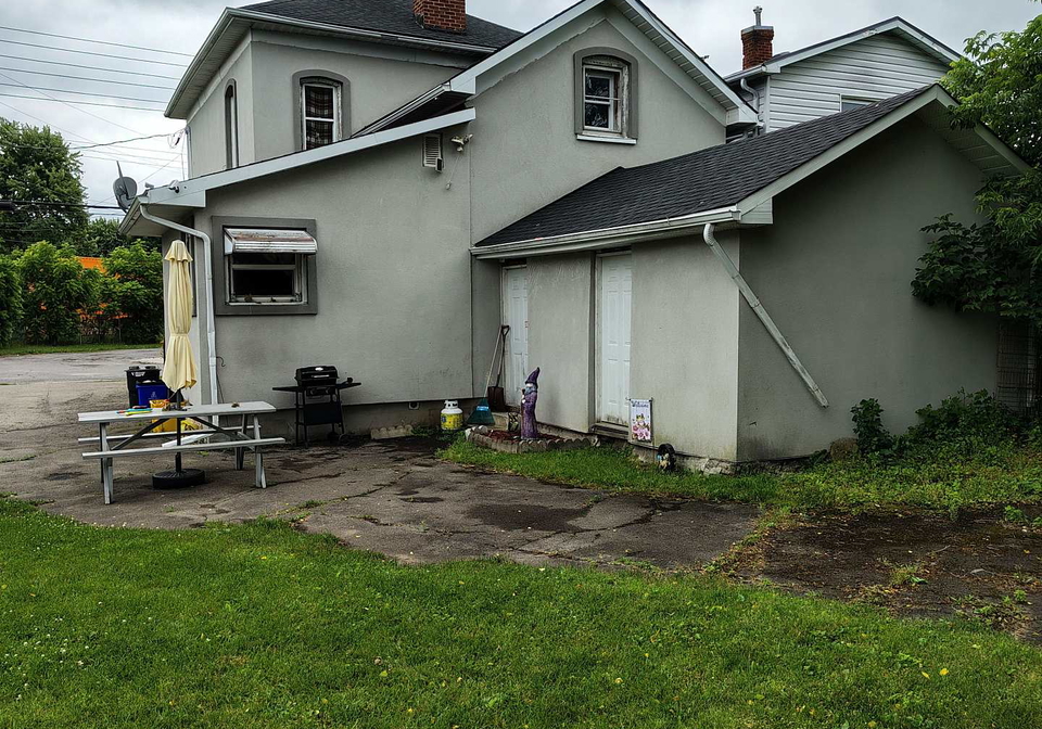 48-montague-street-smiths-falls-ontario-x12255858