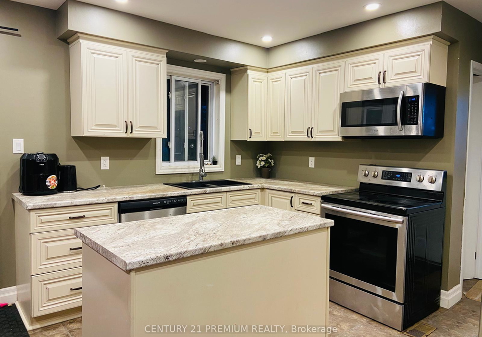 1805-aldersbrook-gate-london-north-ontario-x12255935