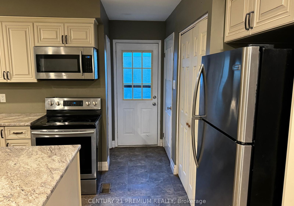 1805-aldersbrook-gate-london-north-ontario-x12255935